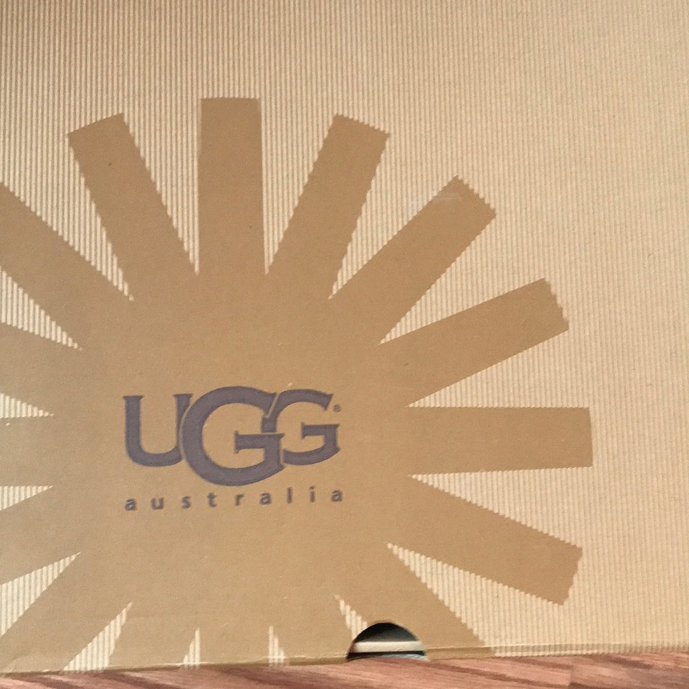 NWOT Kid’s Bailey how TALL ugg